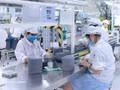 Production de composants électroniques à l'usine de Star Engineers Vietnam, dans la zone industrielle de Binh Xuyen I, province de Phu Tho. Photo : VNA.