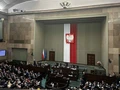 Le 17 octobre 2025 au matin, la Diète polonaise (Chambre basse) a procédé au vote et adopté, à l’unanimité avec 422 voix sur 422, le projet de loi présenté par le gouvernement polonais visant à ratifier l’accord EVIPA. Photo : VGP.