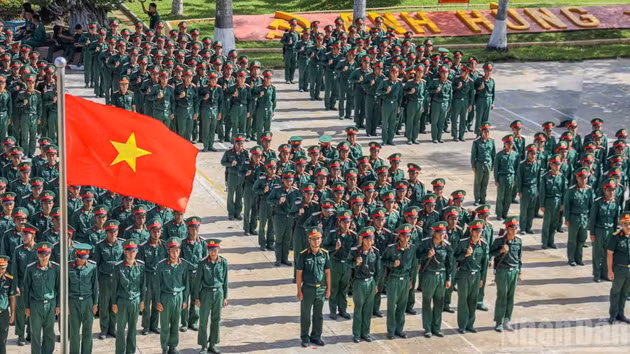 [Photos] Entraînement militaire au sein d'une unité trois fois décorée du titre de Héros des Forces armées populaires