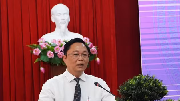 Le Tri Thanh élu président du Comité populaire de Hue. Photo : VNA.