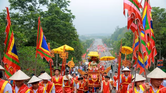 Où qu’ils se trouvent, les Vietnamiens préservent le culte des rois Hùng comme un rituel sacré, symbole d’identité et d’unité nationale. Photo : baobienphong.