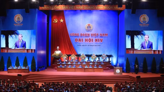 Le secrétaire général du PCV et président de la République, To Lam, prononce un discours d’orientation lors du XIVe Congrès des syndicats du Vietnam. Photo : vietnamhoinhap.