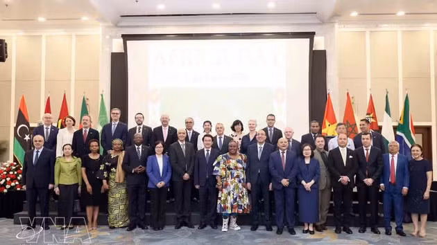 Célébration du 63e anniversaire de la Journée de l’Afrique à Hanoï. Photo : VNA.