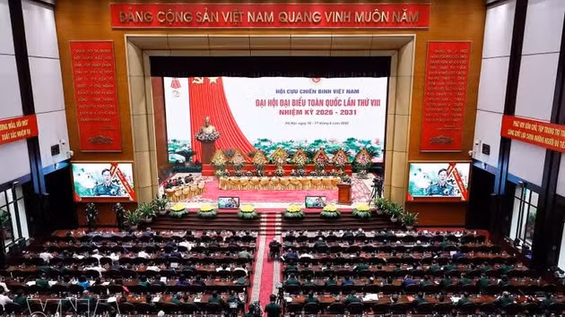 Ouverture du 8e Congrès national de l’Association des anciens combattants du Vietnam à Hanoï. Photo : VNA.