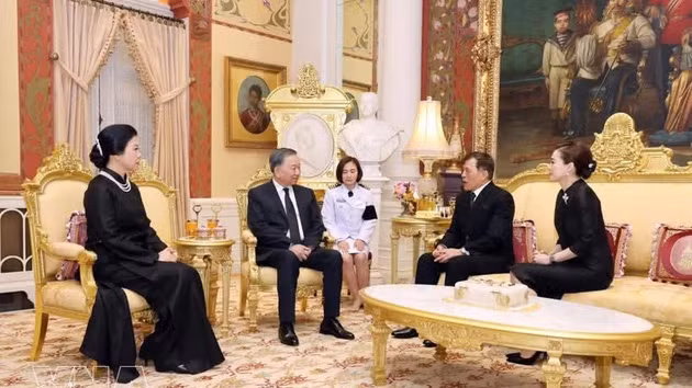 Le dirigeant vietnamien To Lam et son épouse rencontrent le roi de Thaïlande Maha Vajiralongkorn et la reine