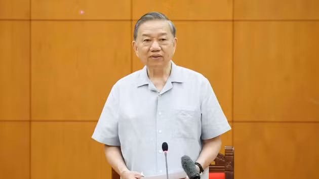 Le secrétaire général du Parti et président de la République Tô Lâm s’exprime lors de la séance de travail, à Hanoi, le 8 juin. Photo : VNA.