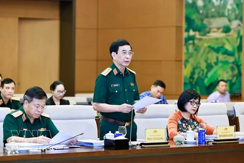 Le vice-Premier ministre et ministre de la Défense, le général Phan Van Giang s'exprime. Photo: VNA