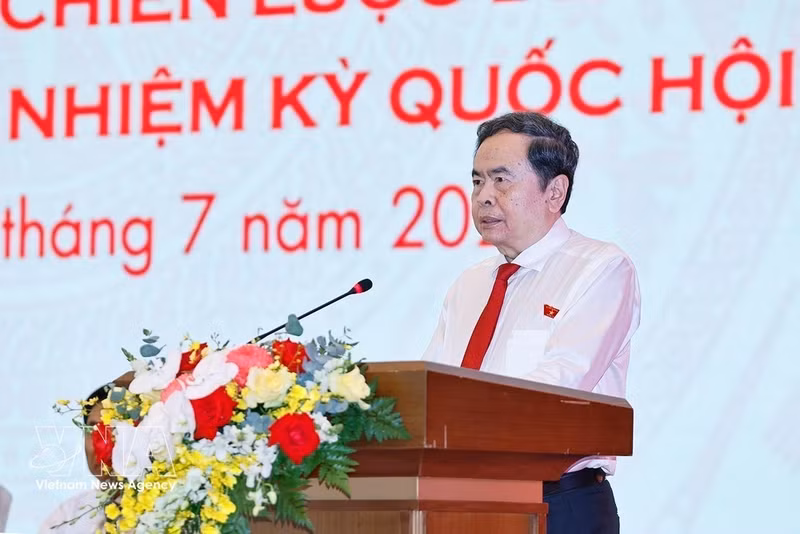 Le président de l’Assemblée nationale, Tran Thanh Man s'exprime au forum. Photo : VNA