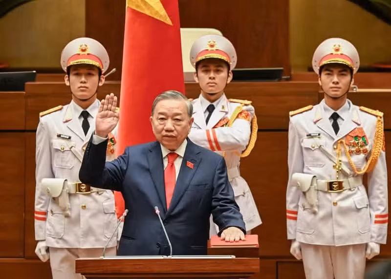 Le Président de la République, To Lam, prête serment lors de sa prise de fonction. Photo : Thuy Nguyen/Journal Nhân Dân.