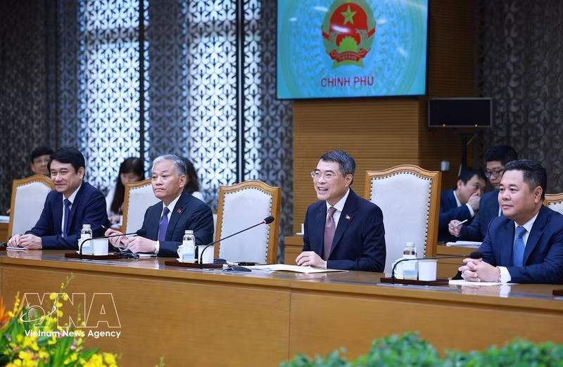 Le Premier ministre Le Minh Hung lors de l'événement. Photo : VNA.