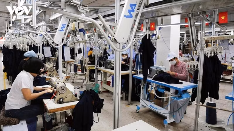 Dans un contexte de restructuration des chaînes d’approvisionnement mondiales, le Vietnam a toutes les cartes en main pour devenir une destination privilégiée des grands groupes technologiques.