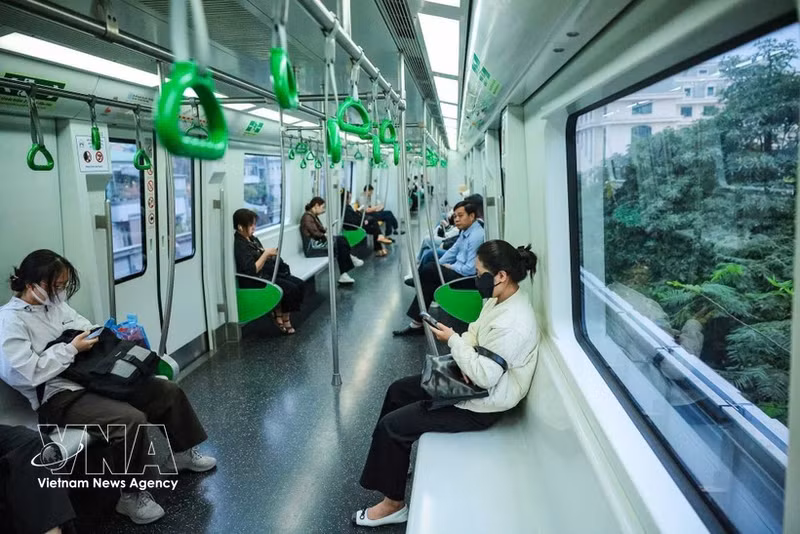 Sur les deux lignes de métro Cat Linh - Hà Dông et Nhôn - Gare de Hanoï, la satisfaction des usagers est au rendez-vous. Photo : VNA.