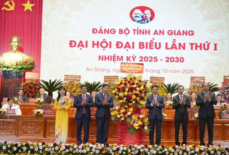 Le premier Congrès de l'organisation du Parti de la province d’An Giang pour le mandat 2025-2030. Photo : VNA.