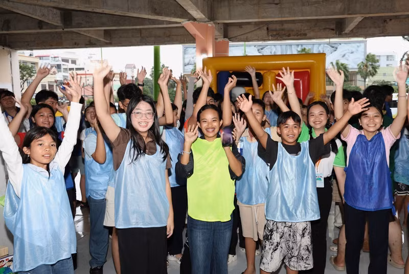 À Vung Tau, les jeunes participants se sont également amusés dans une série de grands jeux collectifs organisés dans l’enceinte de la Maison de la culture de la jeunesse de Ba Ria–Vung Tau. Photo : tienphong.vn