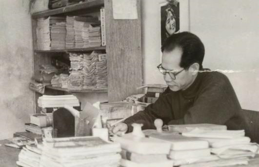 Le journaliste Do Duc Duc - le premier directeur de la première école de journalisme du Vietnam. Photo : Baotangbaochi.vn