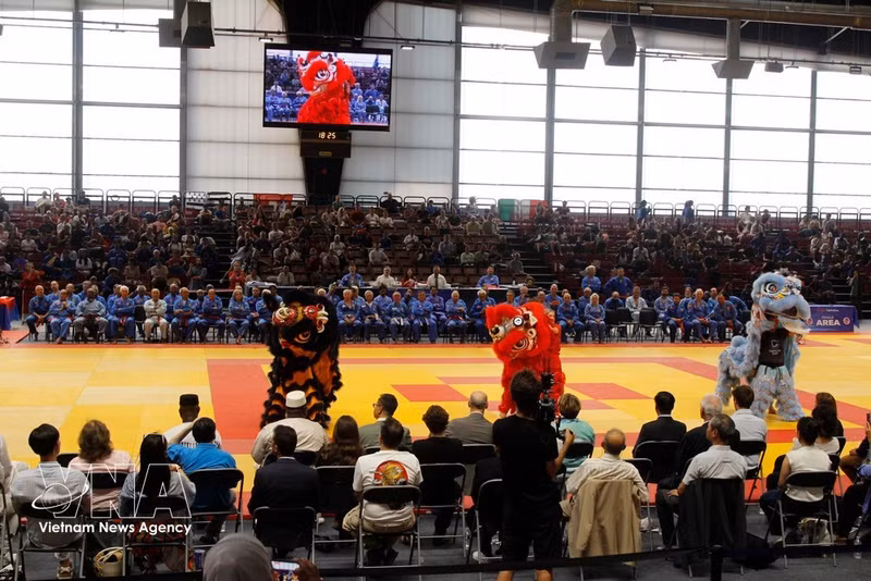 Ouverture de la 7ᵉ édition du Championnat du monde de Vovinam - Viet Vo Dao, organisée du 22 au 25 juillet à Paris. Photo : VNA.