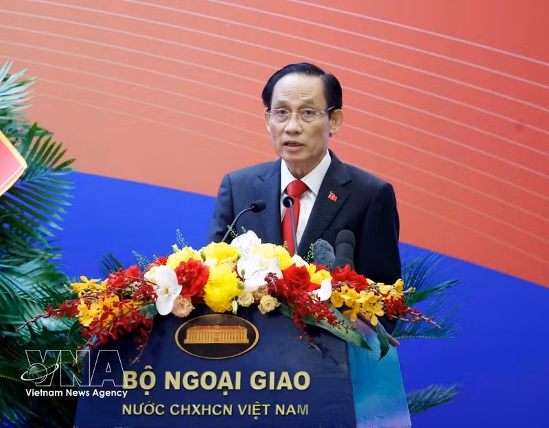 Le ministre vietnamien des Affaires étrangères, Le Hoai Trung, s'exprime. Photo : VNA.