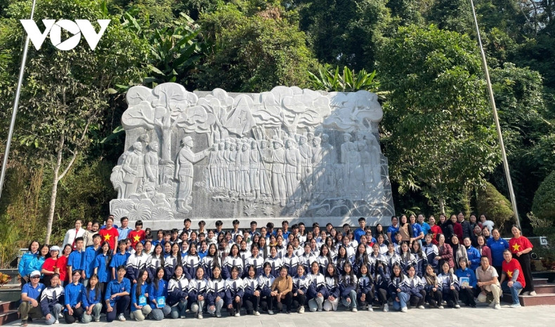 Le site historique de la forêt de Trân Hung Dao est devenu une adresse emblématique pour l'éducation des traditions patriotiques pour la génération actuelle. Photo : Comité de gestion du site national spécial de Cao Bang. Le site historique de la forêt de Trân Hung Dao est devenu une adresse emblématique pour l'éducation des traditions patriotiques pour la génération actuelle. Photo : Comité de gestion du site national spécial de Cao Bang.