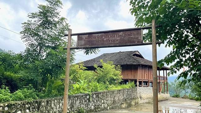 Les routes de village ont été réparés, l'environnement et le paysage ont été soignés et nettoyés. Photo : nhandan.vn Les routes de village ont été réparés, l'environnement et le paysage ont été soignés et nettoyés. Photo : nhandan.vn