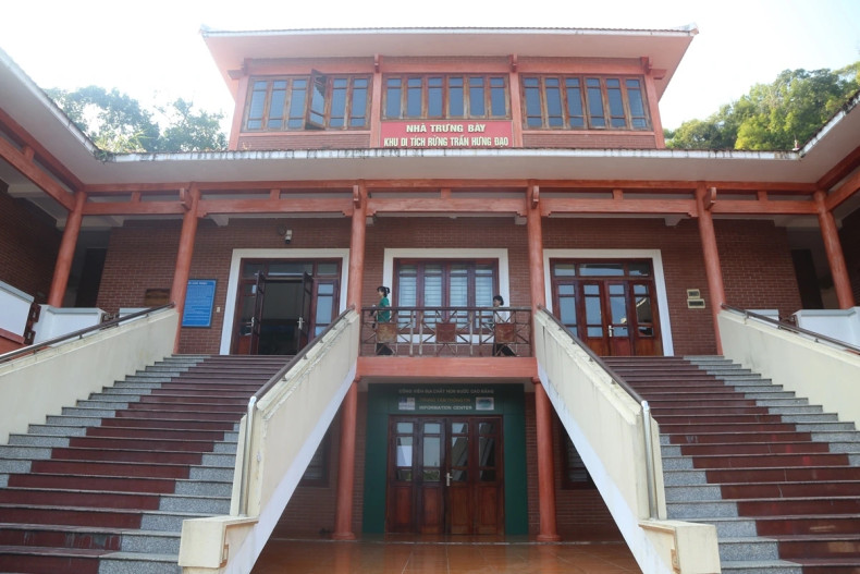 Le musée du site historique de la forêt de Trân Hung Dao a été construit de manière impressionnante. Photo : VOV. Le musée du site historique de la forêt de Trân Hung Dao a été construit de manière impressionnante. Photo : VOV.