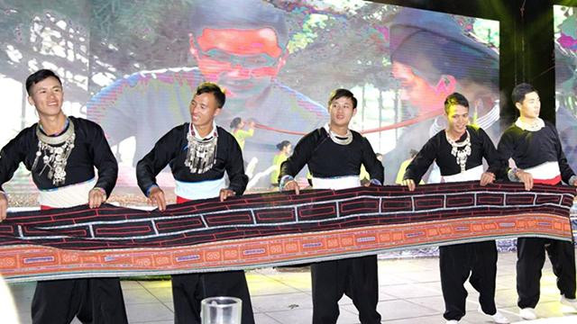 7 provinces participeront au Festival culturel des minorités ethniques dans la région du Nord-Ouest. Photo: PCV