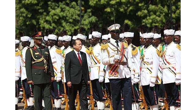 L'ambassadeur vietnamien a affirmé qu'il fera de son mieux pour contribuer à concrétiser et à rendre effective l'amitié et la coopération entre les deux pays. Photo : baoquocte.vn L'ambassadeur vietnamien a affirmé qu'il fera de son mieux pour contribuer à concrétiser et à rendre effective l'amitié et la coopération entre les deux pays. Photo : baoquocte.vn