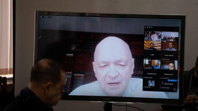 Tenu à la fois en présentiel et en ligne, le colloque est divisé en trois sessions pour discuter de la langue vietnamienne, de la littérature, de l'archéologie, de l'ethnologie et de l'histoire. Photo : NDEL. Tenu à la fois en présentiel et en ligne, le colloque est divisé en trois sessions pour discuter de la langue vietnamienne, de la littérature, de l'archéologie, de l'ethnologie et de l'histoire. Photo : NDEL.