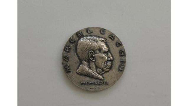 L'insigne Marcel Cachin qui est un homme politique français, un ami commun idéal lorsque l'Oncle Hô a fait des activités révolutionnaires en France pendant les années 20 du XXe siècle. Photo : Musée Hô Chi Minh.