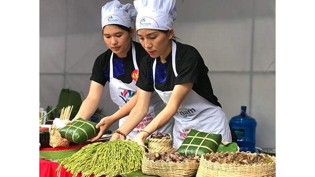 Cao Bang est célèbre pour de nombreux sites historiques, de beaux paysages et sa cuisine riche et diversifiée, avec une combinaison harmonieuse de cuisine ethnique traditionnelle. Photo : baocaobang.vn