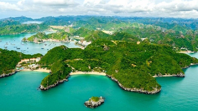 Cat Bà de la province de Hai Phong (au Nord-Est), limitrophe de Quang Ninh, la plus belle île du Vietnam, relève de la province de Hai Phong. Photo : vtc.vn