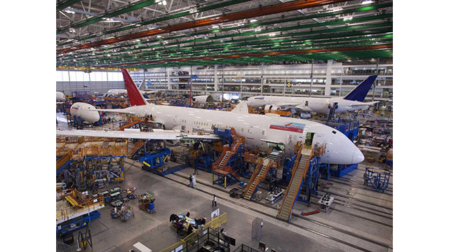 La fabrication d’un avion nécessite plus de 6 millions de composants, actuellement de nombreux fournisseurs vietnamiens participent à la production de certains composants d'avions commerciaux des principaux avionneurs mondiaux. Photo : vneconomy.vn La fabrication d’un avion nécessite plus de 6 millions de composants, actuellement de nombreux fournisseurs vietnamiens participent à la production de certains composants d'avions commerciaux des principaux avionneurs mondiaux. Photo : vneconomy.vn