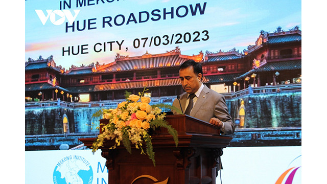 Le directeur du Département de la Facilitation des investissements et des échanges de l’Institut Mekong, Madhurjya Kuma Dutta, s'exprime lors de l'événement. Photo : VOV. Le directeur du Département de la Facilitation des investissements et des échanges de l’Institut Mekong, Madhurjya Kuma Dutta, s'exprime lors de l'événement. Photo : VOV.