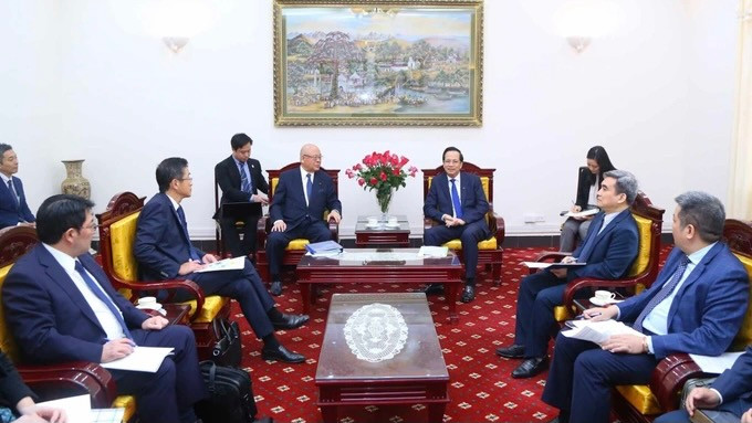 La vue générale de séance la de travail avec le conseiller spécial de l’Alliance parlementaire d’amitié Japon-Vietnam, Takebe Tsutomu. Photo : dansinh.dantri.com.vn La vue générale de séance la de travail avec le conseiller spécial de l’Alliance parlementaire d’amitié Japon-Vietnam, Takebe Tsutomu. Photo : dansinh.dantri.com.vn