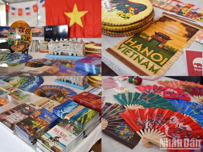 La Journée de la Francophone est une bonne occasion de promouvoir de nombreux uniques objets de souvenir artisanaux. Photo : nhandan.vn La Journée de la Francophone est une bonne occasion de promouvoir de nombreux uniques objets de souvenir artisanaux. Photo : nhandan.vn