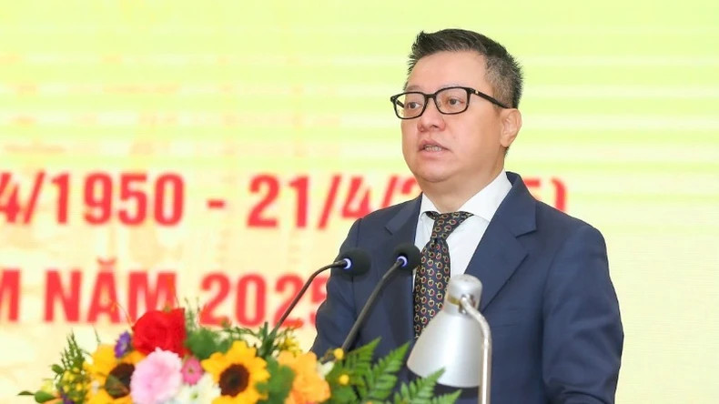 Le président de l'l’Association des Journalistes du Vietnam, Lê Quôc Minh, prend la parole lors de la cérémonie d'ouverture. Photo : nhandan.vn Le président de l'l’Association des Journalistes du Vietnam, Lê Quôc Minh, prend la parole lors de la cérémonie d'ouverture. Photo : nhandan.vn