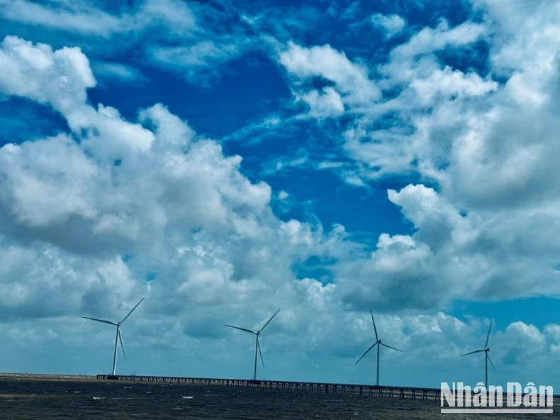Le système d’énergie éolienne à Bac Liêu. Photo : nhandan.vn Le système d’énergie éolienne à Bac Liêu. Photo : nhandan.vn