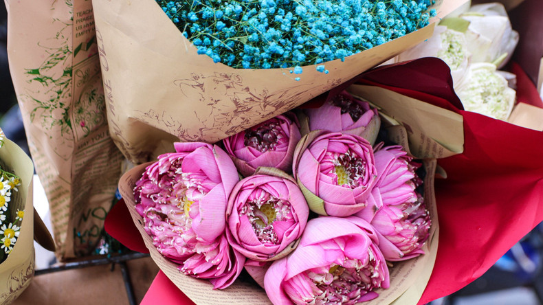 Les vélos chargés de fleurs de Hanoï, se retrouvent également à Ha Long. Photo: daidoanket Les vélos chargés de fleurs de Hanoï, se retrouvent également à Ha Long. Photo: daidoanket