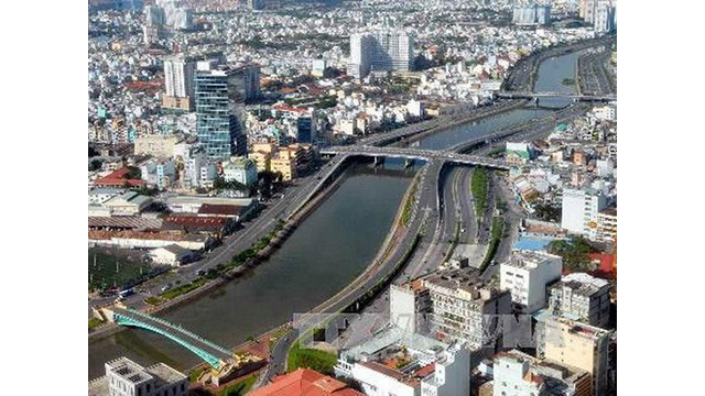 Un espace du centre de Hô Chi MInh-Ville (au Sud du Vietnam). Photo : VNA. Un espace du centre de Hô Chi MInh-Ville (au Sud du Vietnam). Photo : VNA.