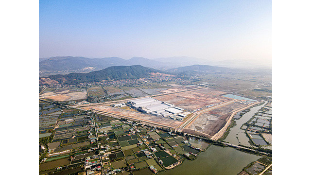 Foxconn investit dans la construction de 2 nouvelles usines au parc industriel de Sông Khoai du groupe Amata dans la zone économique côtière de Quang Yên. Photo : baodautu.vn Foxconn investit dans la construction de 2 nouvelles usines au parc industriel de Sông Khoai du groupe Amata dans la zone économique côtière de Quang Yên. Photo : baodautu.vn