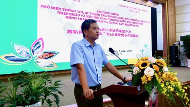 To Ngoc Son, directeur adjoint du Service du marché Asie-Afrique relevant du ministère de l’Industrie et du Commerce, prend la parole. Photo: congthuong