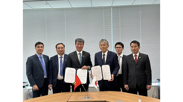 La province de Yên Bai a signé un mémorandum d'accord avec la compagnie par actions EREX du Japon. Photo : baoquocte.vn La province de Yên Bai a signé un mémorandum d'accord avec la compagnie par actions EREX du Japon. Photo : baoquocte.vn