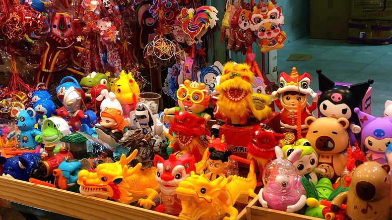 Une variété de modèles inspirés de personnages de dessins animés. Photo : VOV Une variété de modèles inspirés de personnages de dessins animés. Photo : VOV