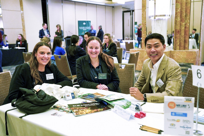 Les entreprises touristiques vietnamiennes et australiennes se sont rencontrées lors d'un événement en juin 2024 à Melbourne, en Australie. Photo : VOV. Les entreprises touristiques vietnamiennes et australiennes se sont rencontrées lors d'un événement en juin 2024 à Melbourne, en Australie. Photo : VOV.