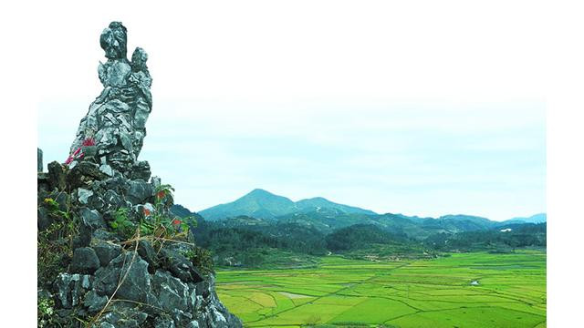 La légende de Tô Thi est imprégnée dans l’âme des Vietnamiens, l'image d'une mère tenant son enfant attendant son mari au sommet d'une haute montagne comme un symbole de loyauté des femmes vietnamiennes. Photo : http://dulich24.com.vn La légende de Tô Thi est imprégnée dans l’âme des Vietnamiens, l'image d'une mère tenant son enfant attendant son mari au sommet d'une haute montagne comme un symbole de loyauté des femmes vietnamiennes. Photo : http://dulich24.com.vn