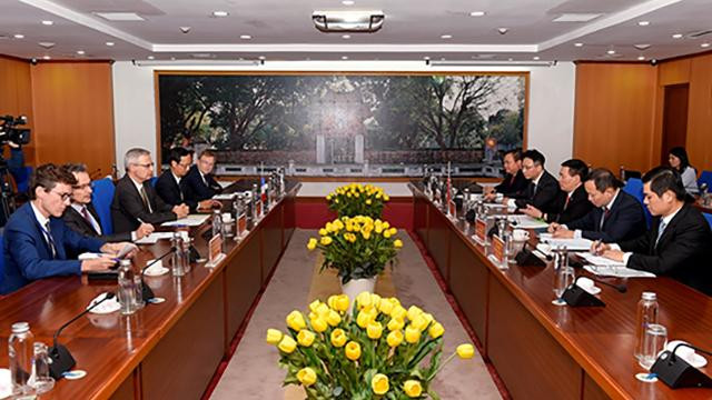 La France soutiendra le Vietnam dans des projets de finance verte, en mettant en œuvre des activités de formation, de soutien technique, en émettant des obligations vertes dans les temps à venir. Photo : PCV.