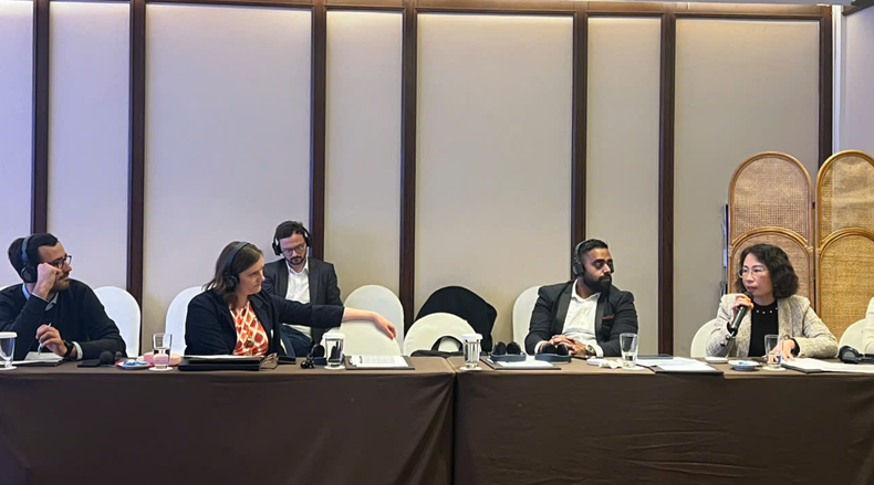 À la fin du colloque, les deux parties vietnamienne et française ont discuté de nombreuses questions intéressantes telles que le mode de paiement lors de la mise en œuvre de la billettique, la coordination entre les opérateurs privés et publiques, et le partage des données liées aux lignes de transport en commun. Photo: Mai Khanh/NDEL