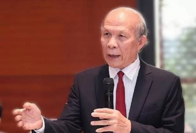 Le professeur associé et docteur Dinh Trong Thinh. Photo : congthuong.vn Le professeur associé et docteur Dinh Trong Thinh. Photo : congthuong.vn