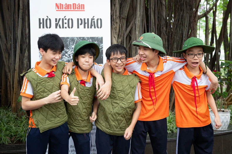 L’exposition se poursuivra de 9 h à 17 h jusqu’au 12 mai, au siège du Journal Nhân Dân. L’entrée est libre. Photo : nhandan.vn L’exposition se poursuivra de 9 h à 17 h jusqu’au 12 mai, au siège du Journal Nhân Dân. L’entrée est libre. Photo : nhandan.vn