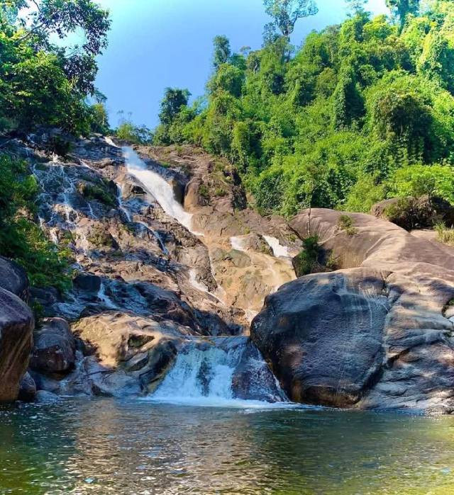 La cascade Ma Hao, proche du village de Nang Cat. Photo : vneconomy.vn La cascade Ma Hao, proche du village de Nang Cat. Photo : vneconomy.vn