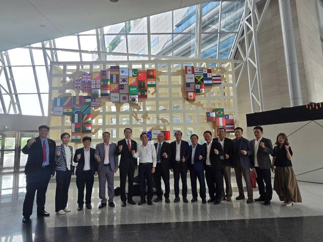 Les parties ont concentré leurs échanges sur le modèle de développement des « villes aéroportuaires intelligentes », une tendance montante dans de nombreux pays développés. Photo : VKBIA. Les parties ont concentré leurs échanges sur le modèle de développement des « villes aéroportuaires intelligentes », une tendance montante dans de nombreux pays développés. Photo : VKBIA.